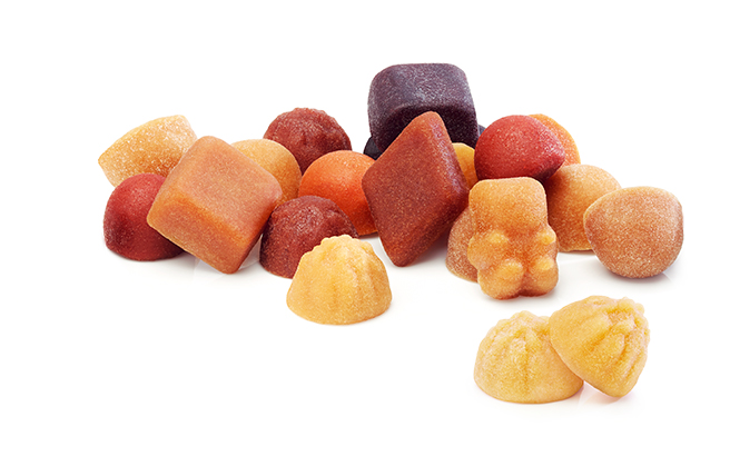 Chicles vitamínicos de frutas de diversas formas y colores.