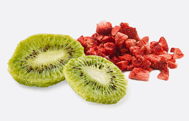 Freeze-dried kiwi slices and strawberry pieces.